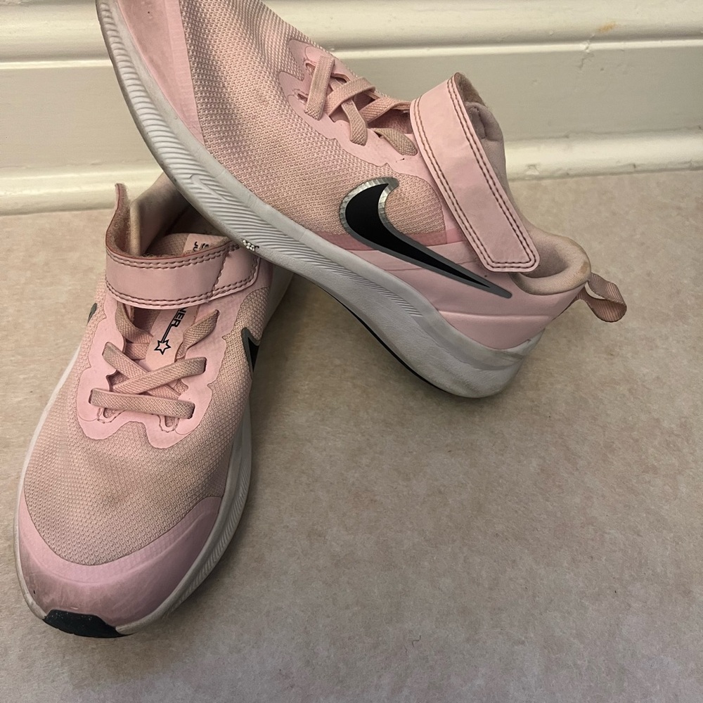 Nike Light‎ Pink Running Shoes